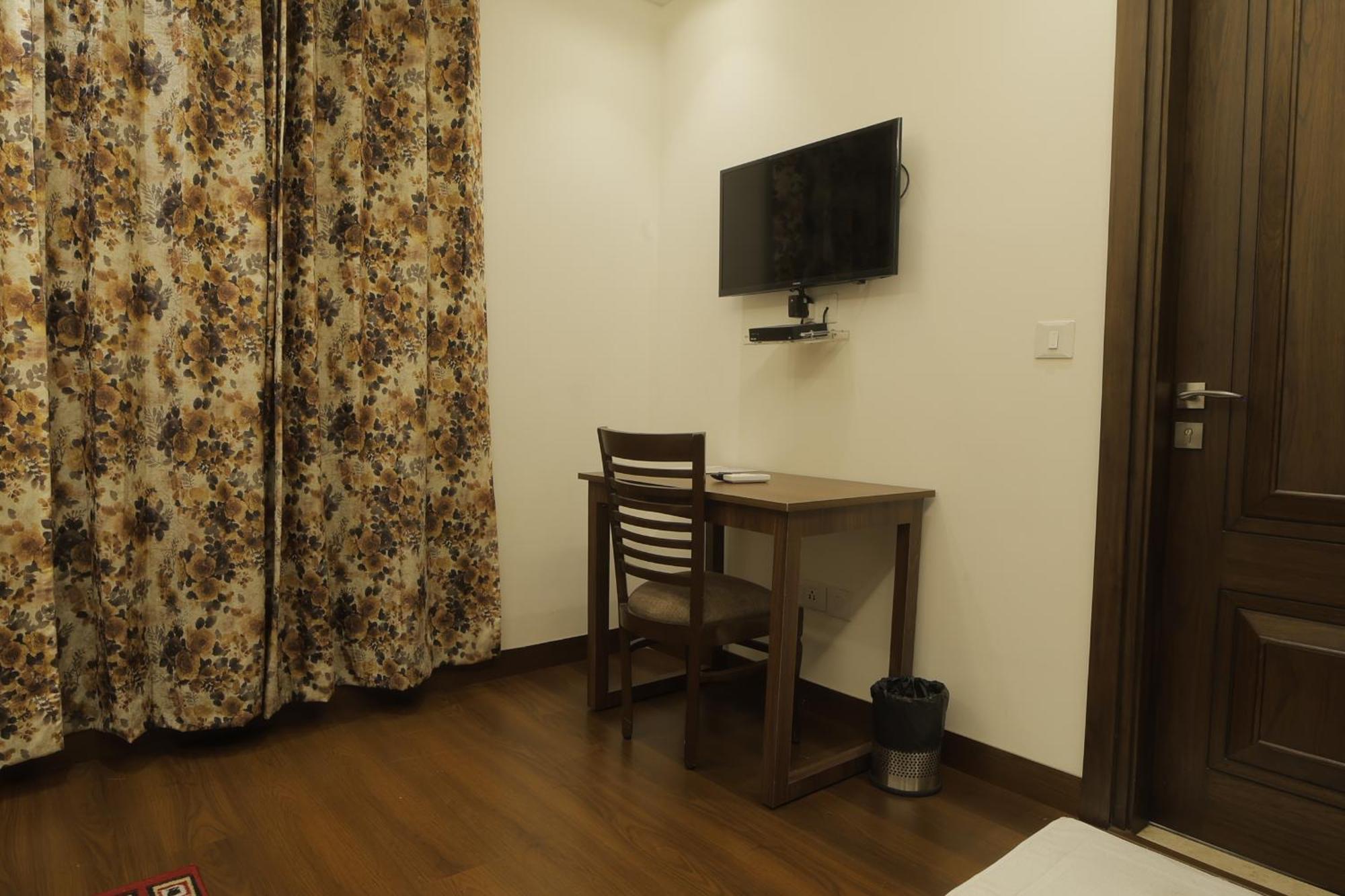 Under My Roof Superio Bed & Breakfast New Delhi Luaran gambar