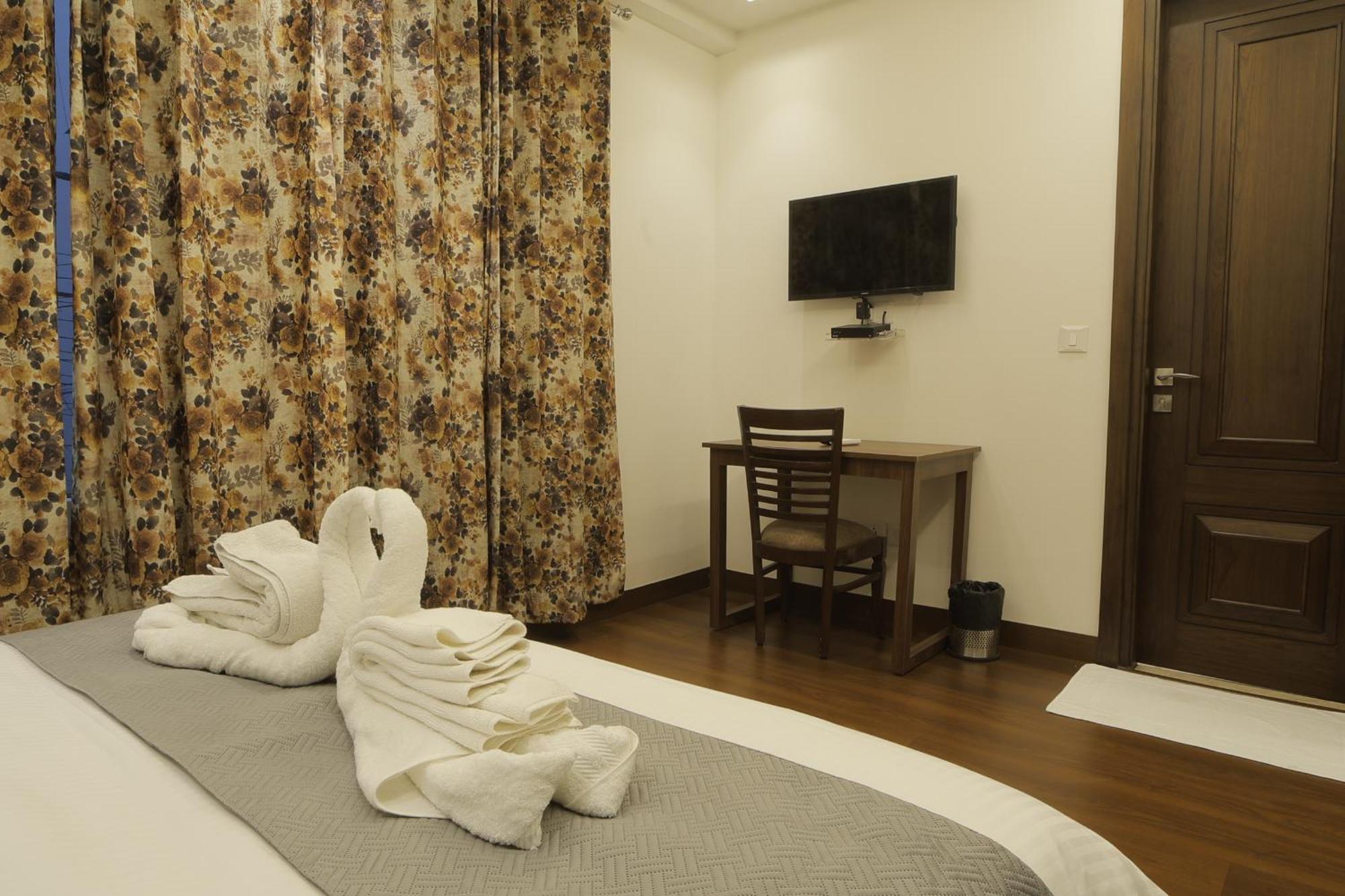 Under My Roof Superio Bed & Breakfast New Delhi Luaran gambar