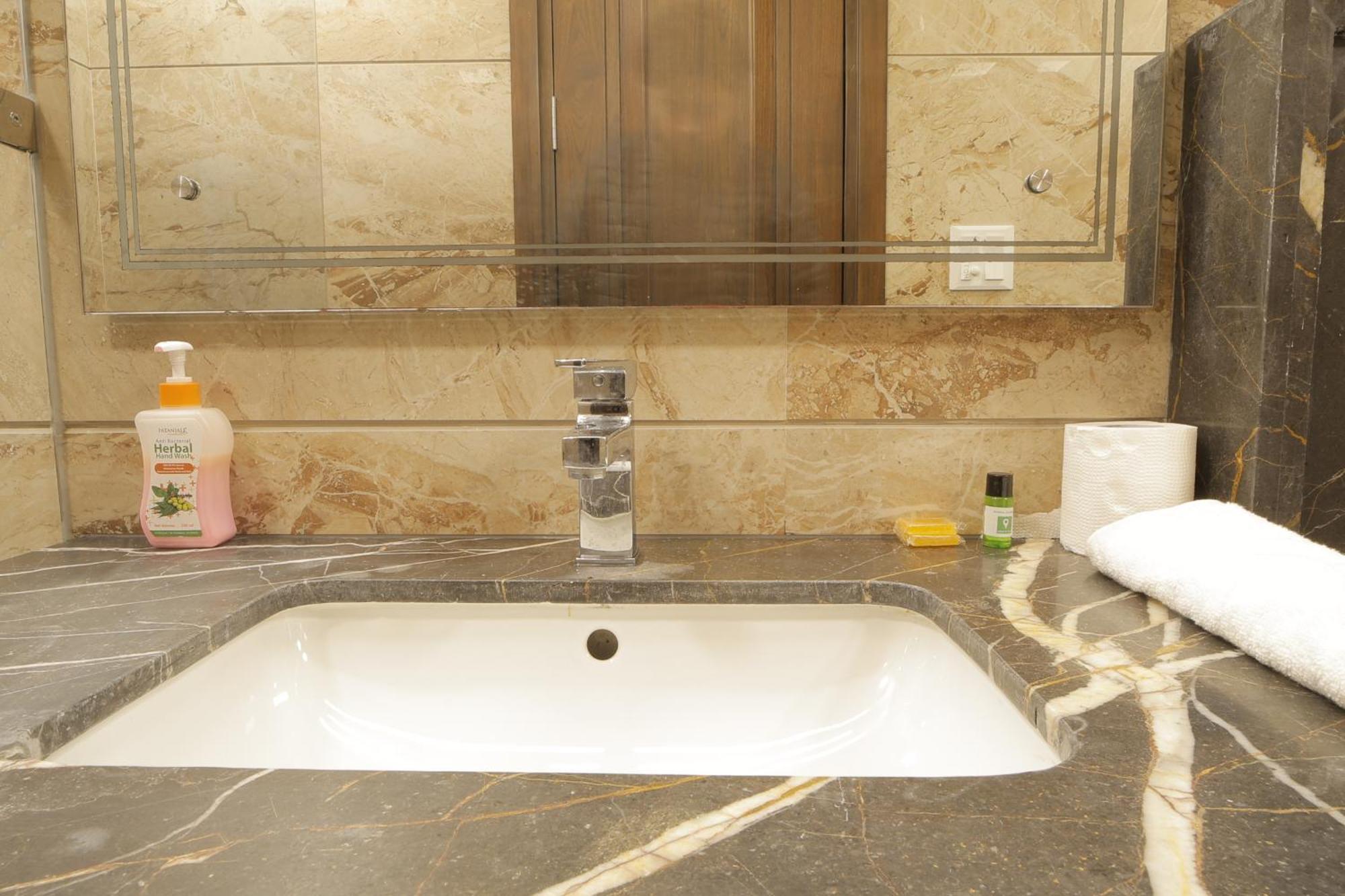 Under My Roof Superio Bed & Breakfast New Delhi Luaran gambar